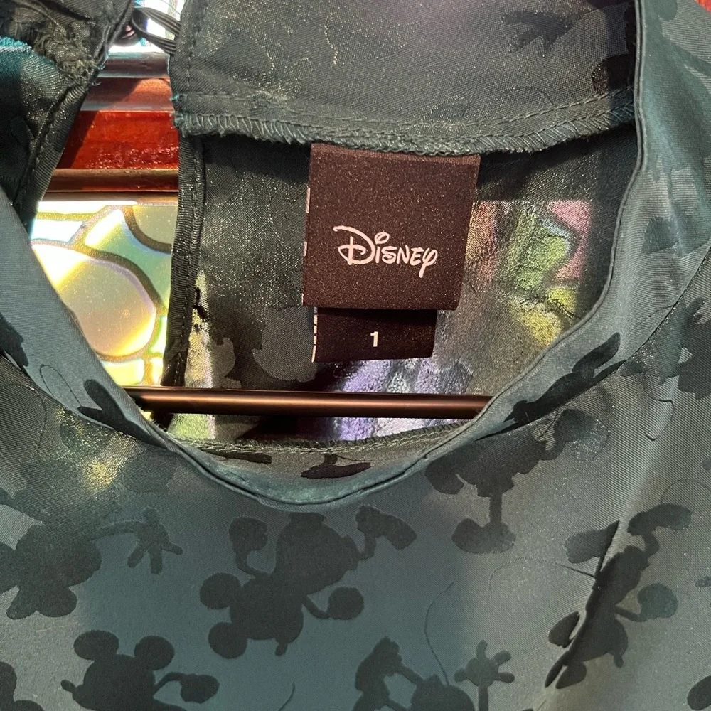 Torrid Minnie and Mickey Emerald Green Puff Sleeve Blouse size 1 - Picture 7 of 7